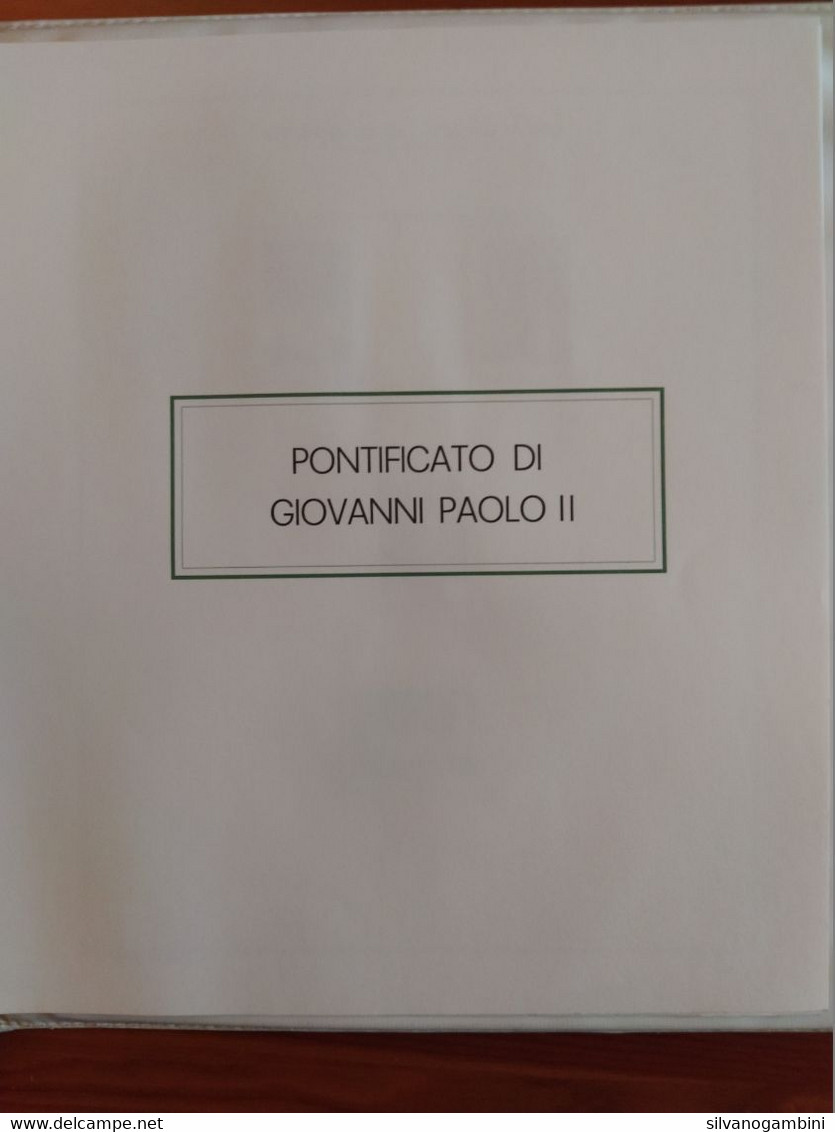 ALBUM FRANCOBOLLI PONTIFICATO DI PAPA PAOLO VI E GIOVANNI PAOLO II DAL 1963 AL 1978