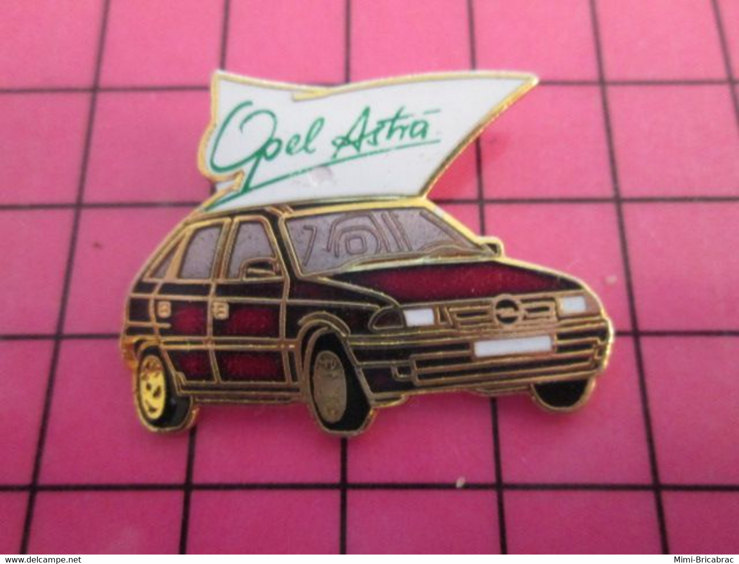 712c Pin's Pins / Beau Et Rare : AUTOMOBILES / OPEL ASTRA Par DEMONS & MERVEILLES - Opel