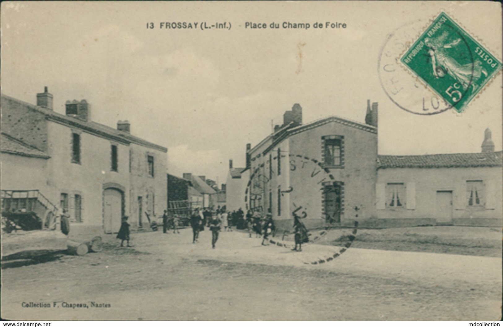 44 FROSSAY / Place Du Champ De Foire / - Frossay