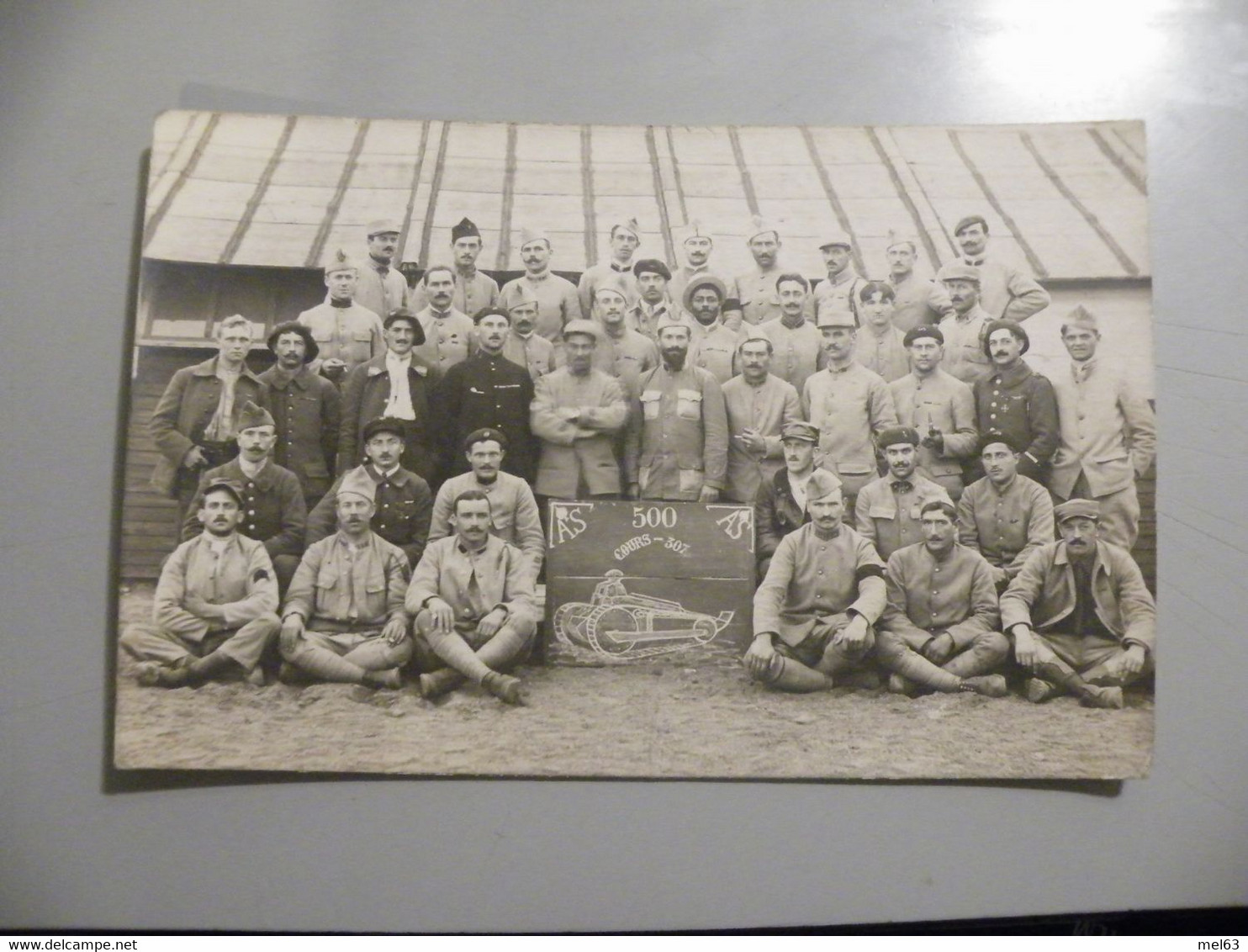 A490 . CPA. 69. COURS.  (Rhone) . Carte Photo De Militaires à Identifier.. Beau Plan Animé . Non écrite - Cours-la-Ville