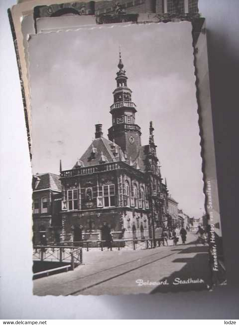 Nederland Holland Pays Bas Bolsward Stadhuis En Fietsers - Bolsward