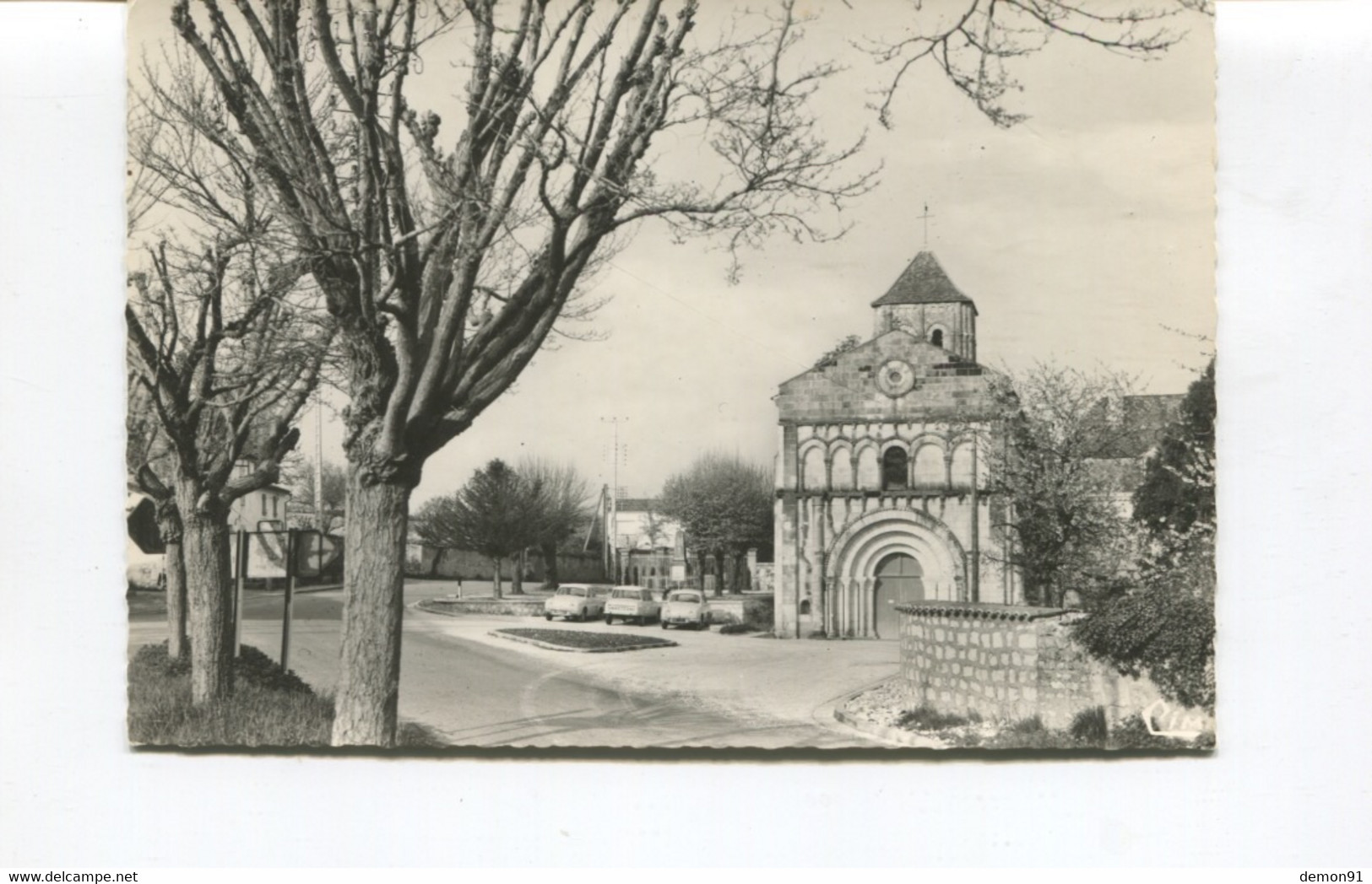 CPSM GF -  SAINT CEZAIRE - Saint-Césaire - L'Eglise - (Renault Dauphine, Ami 6 ) - Ed. Cim - 6044 - Dos Vierge - TBE - Otros & Sin Clasificación