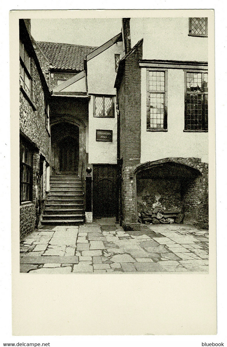 Ref 1455 - Jarrold Postcard - Strangers' Hall Norwich - Norfolk - Norwich