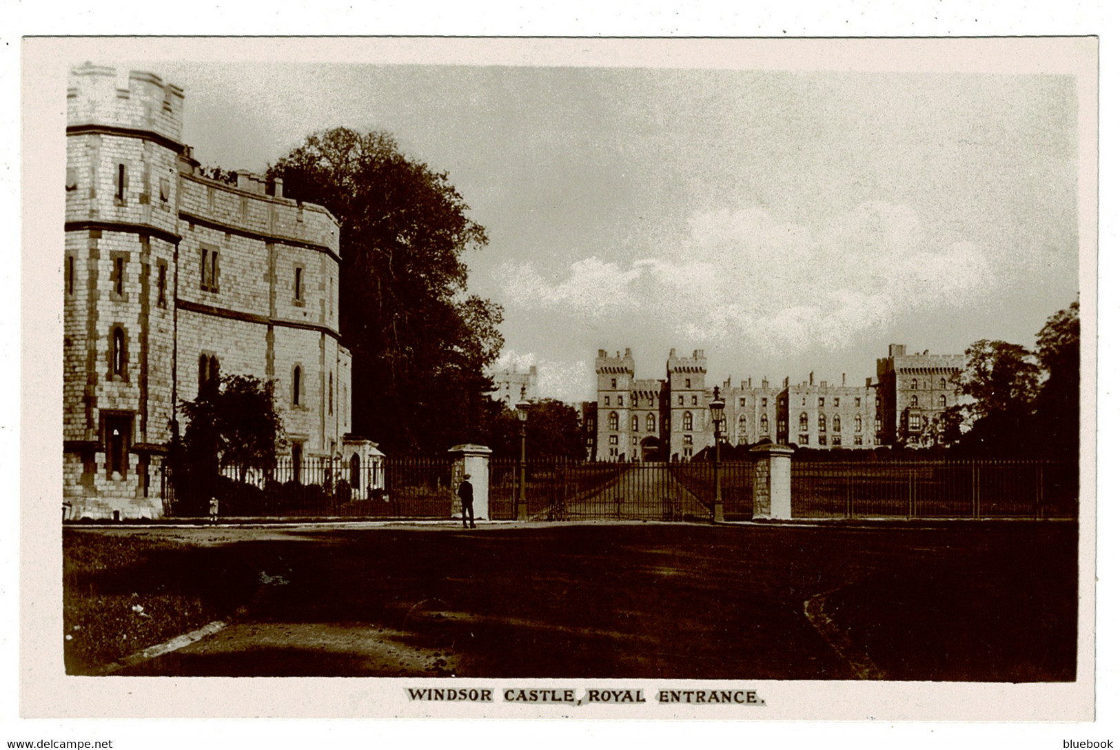Ref 1456 - Early Real Photo Postcard - Royal Entrance - Windsor Castle Berkshire - Windsor Castle