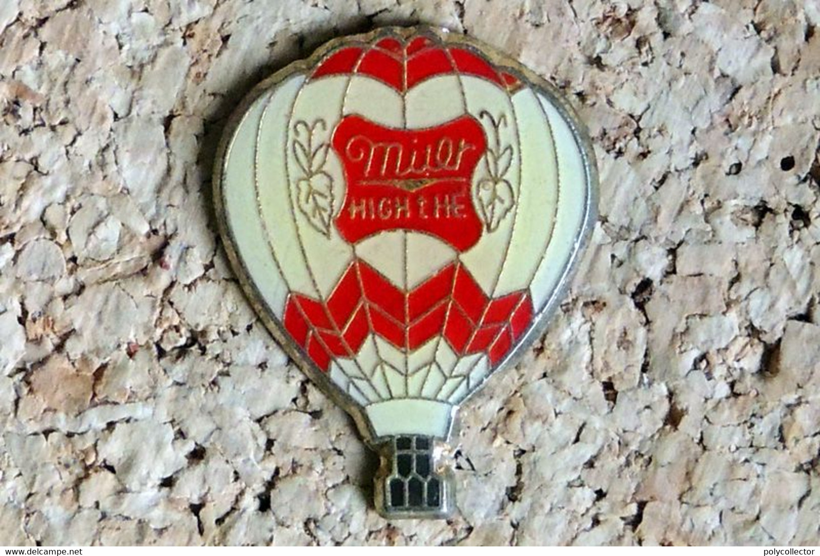 Pin's BALLON MONTGOLFIERE - Bière MILLER High Life - Verni époxy - Fabricant Inconnu - Avions