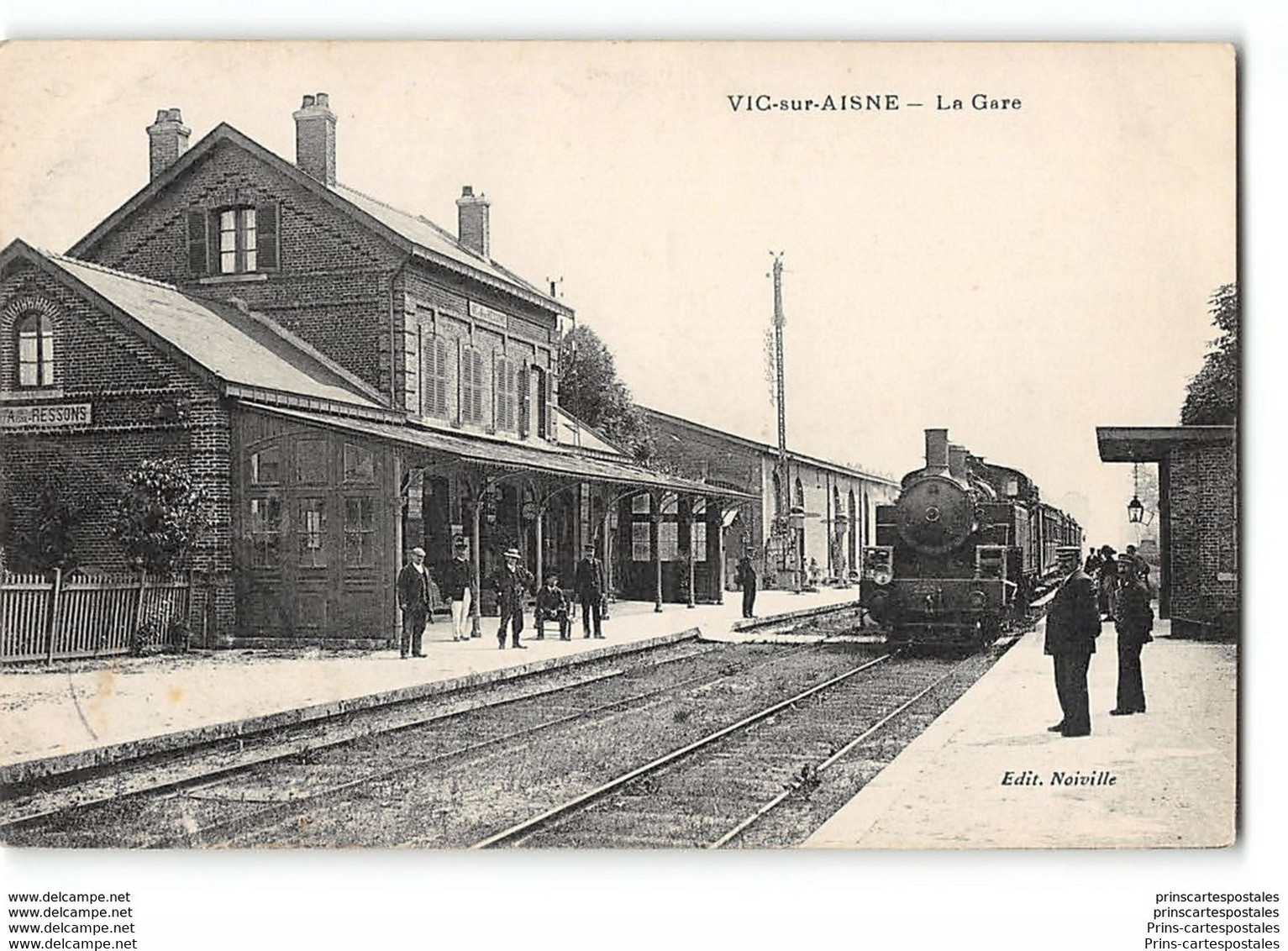 CPA 02 Vic Sur Aisne La Gare Et Le Train - Vic Sur Aisne