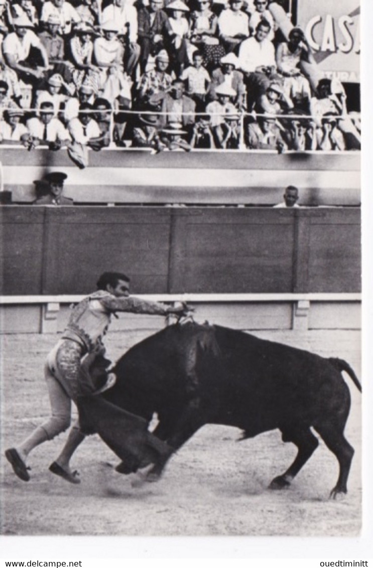 N° 28 Suerte De Matar, Un Volapié, Corrida. Belle Cpsm - Stierkampf