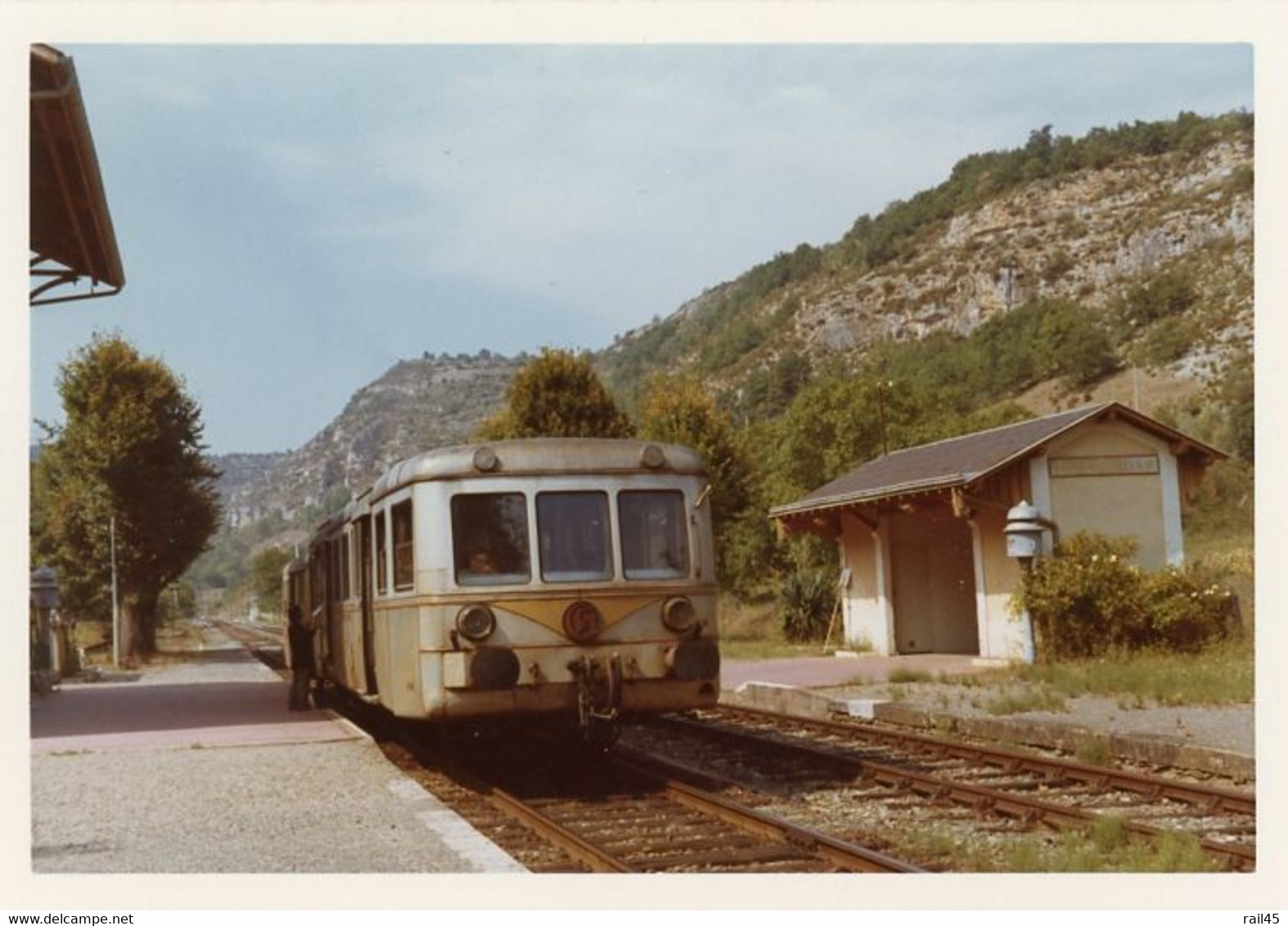 Saint-Martin-Labouval. Ligne Cahors - Capdenac. Autorail X 5800 En Aluminium Anodisé. Cliché Jacques Bazin. 06-09-1973 - Treni