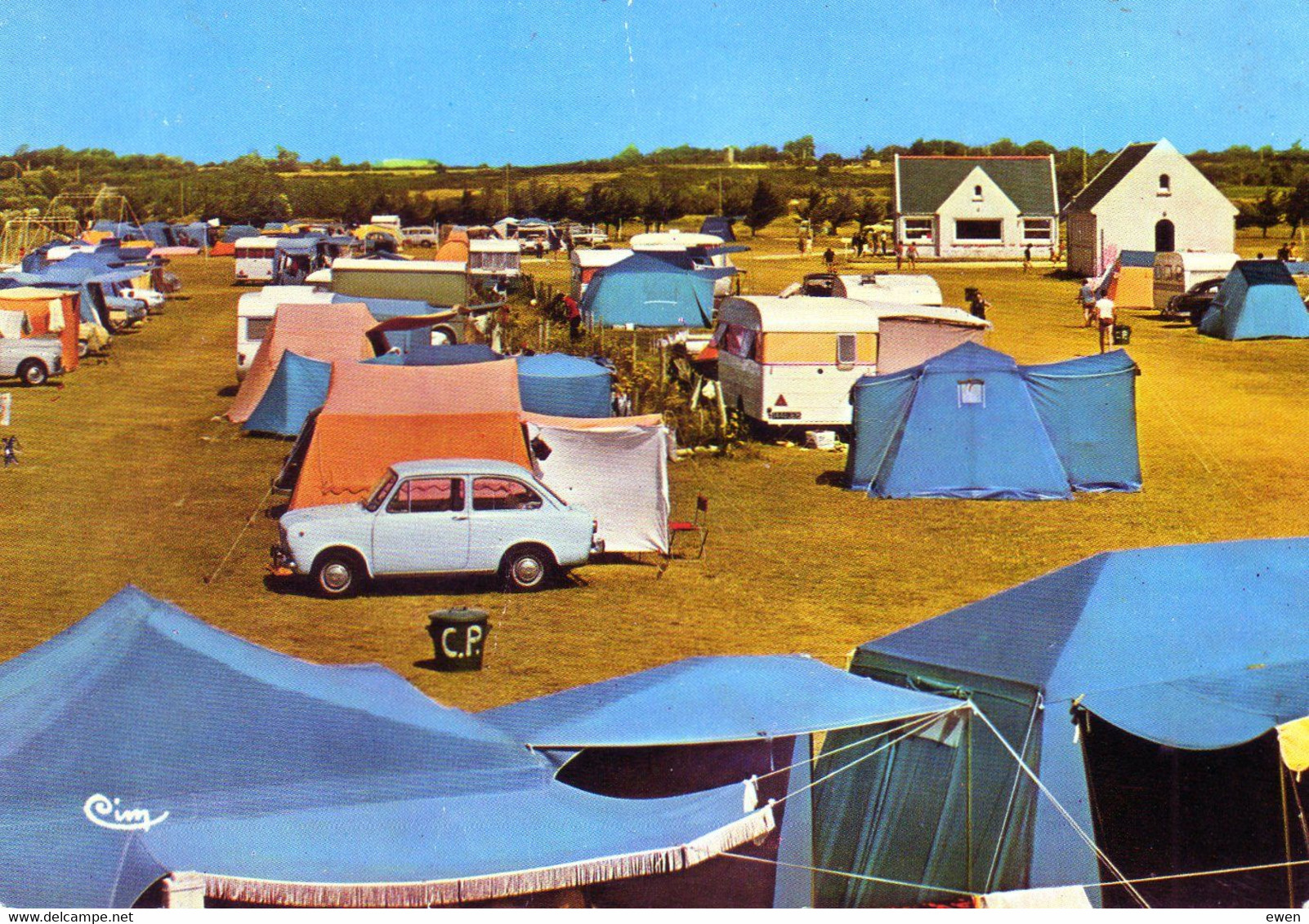 Le Guilvinec. Camping De La Plage. (Caravanes Et Tentes Années 70) - Guilvinec