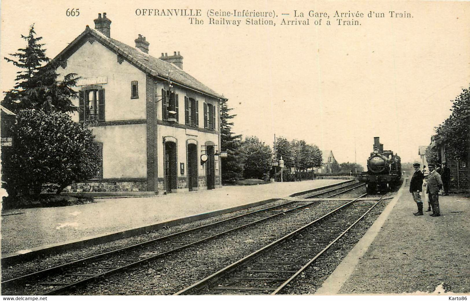 Offranville * La Gare * Arrivée D'un Train * Locomotive * Ligne Chemin De Fer De Seine Maritime - Offranville