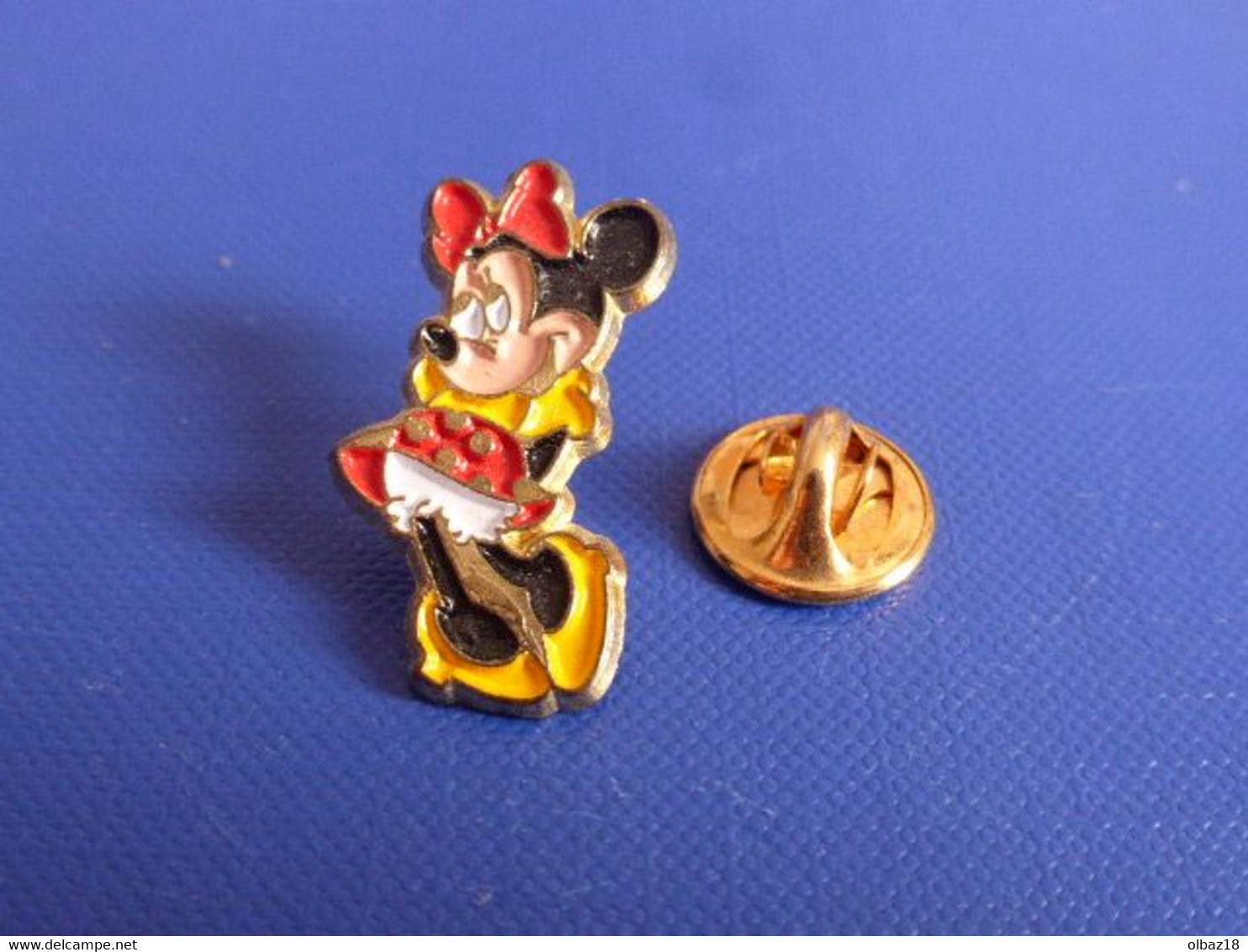 Pin's Minnie Disney Mickey - Noeud Robe Rouge - Esso AB (GA31) - Disney