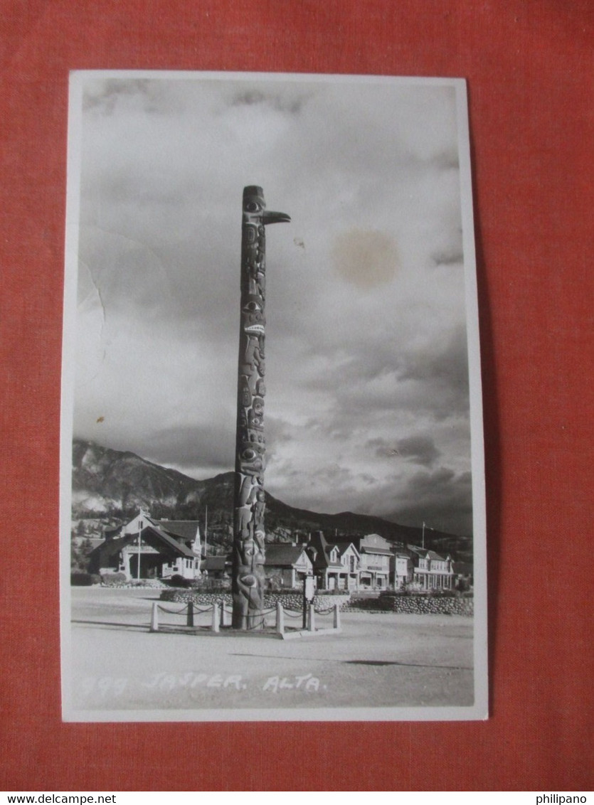 RPPC  Toten Pole Jasper Alta  Has Stain    >  Ref  4632 - Indianer