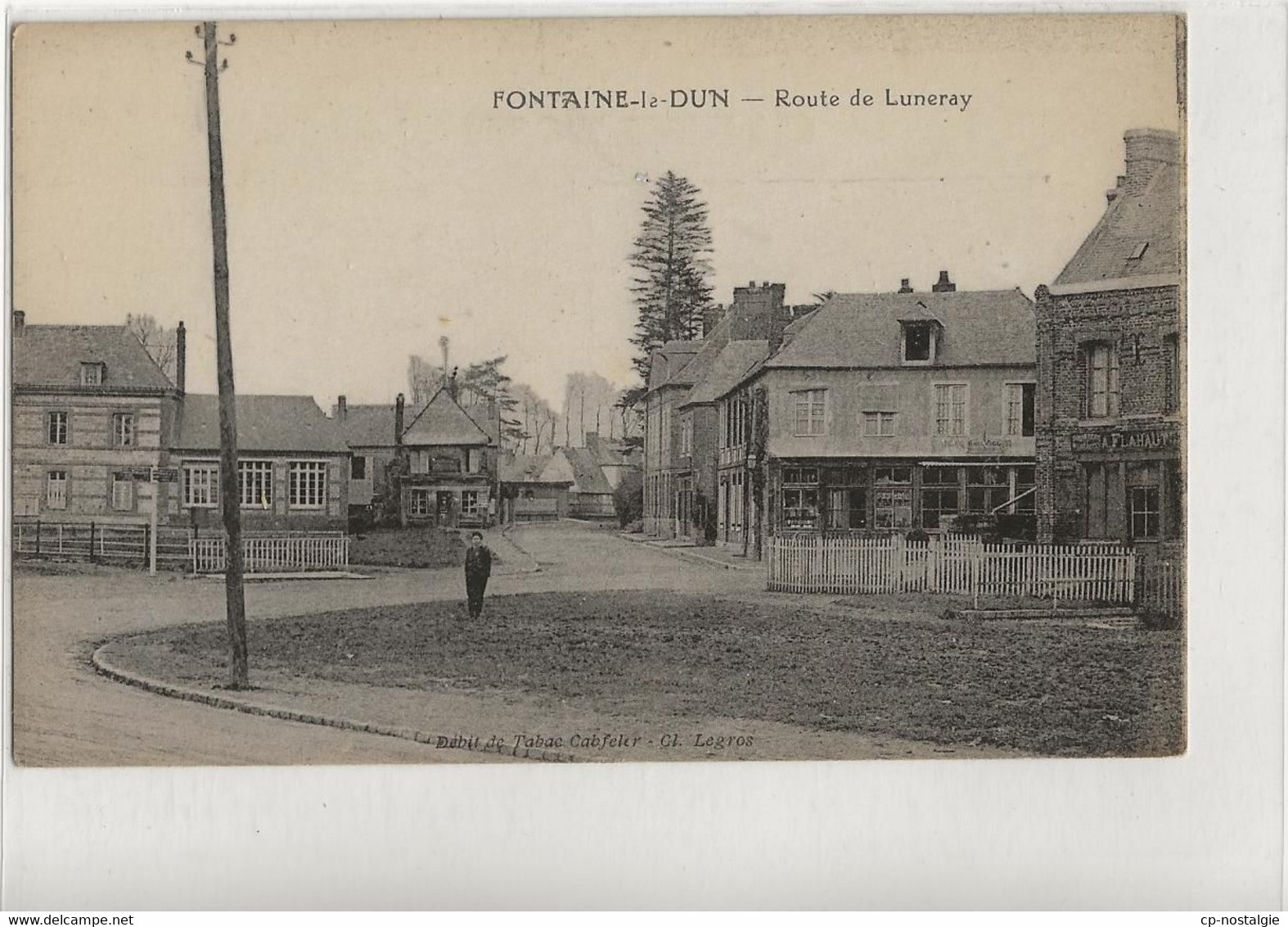 CPA FONTAINE LE DUN ROUTE DE LUNERAY - Fontaine Le Dun