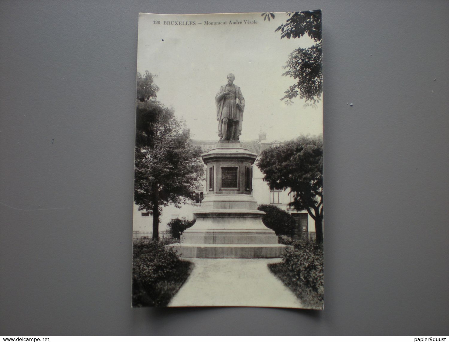 BRUXELLES - MONUMENT ANDRE VESALE - ED. GRAND BAZAR ANSPACH N° 126 - CARTE PHOTO - Non Classificati