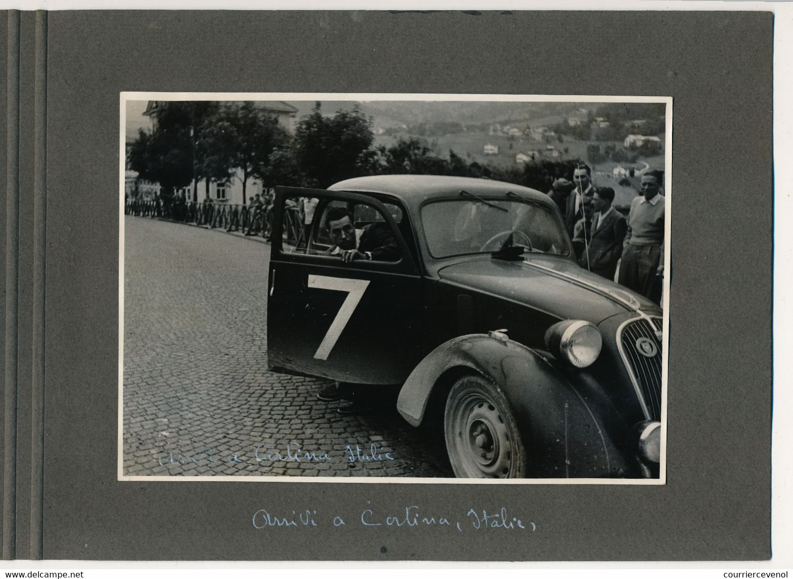 12eme Rallye Des Alpes 1949 - Equipe SEBAN DESCOMS - Arrivée Et Départ à Cortina D'Ampezzo - SIMCA 8 COUPÉ 1949 - Cars