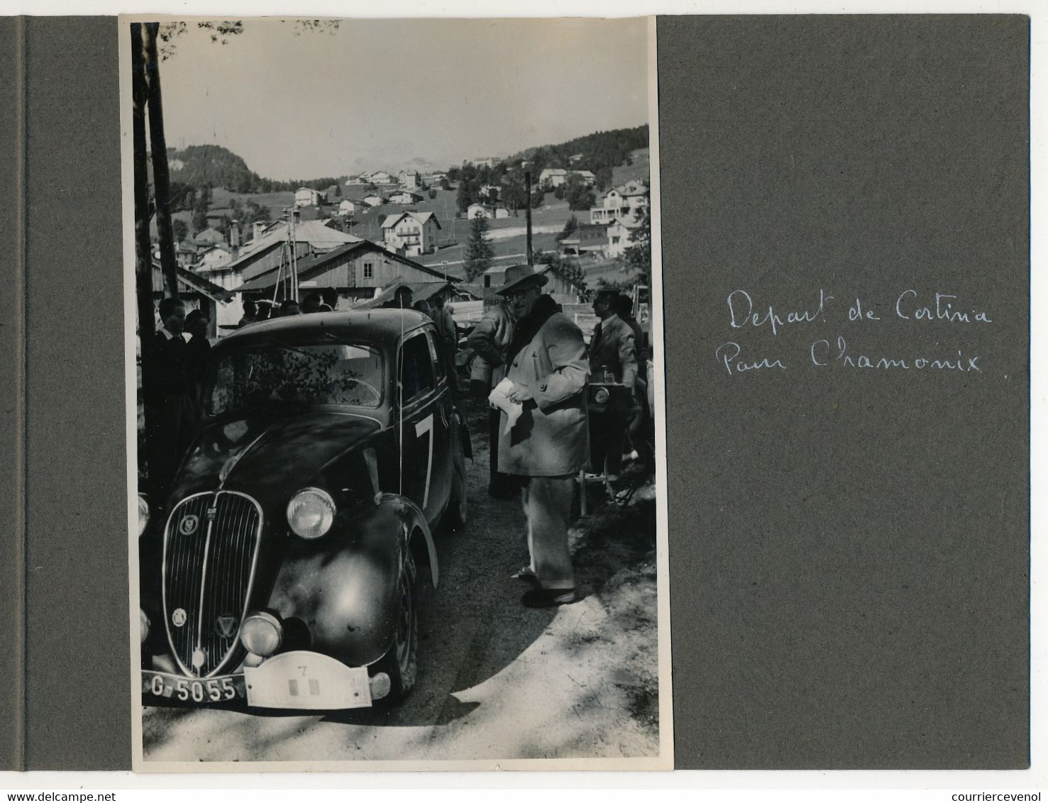 12eme Rallye Des Alpes 1949 - Equipe SEBAN DESCOMS - Arrivée Et Départ à Cortina D'Ampezzo - SIMCA 8 COUPÉ 1949 - Auto's
