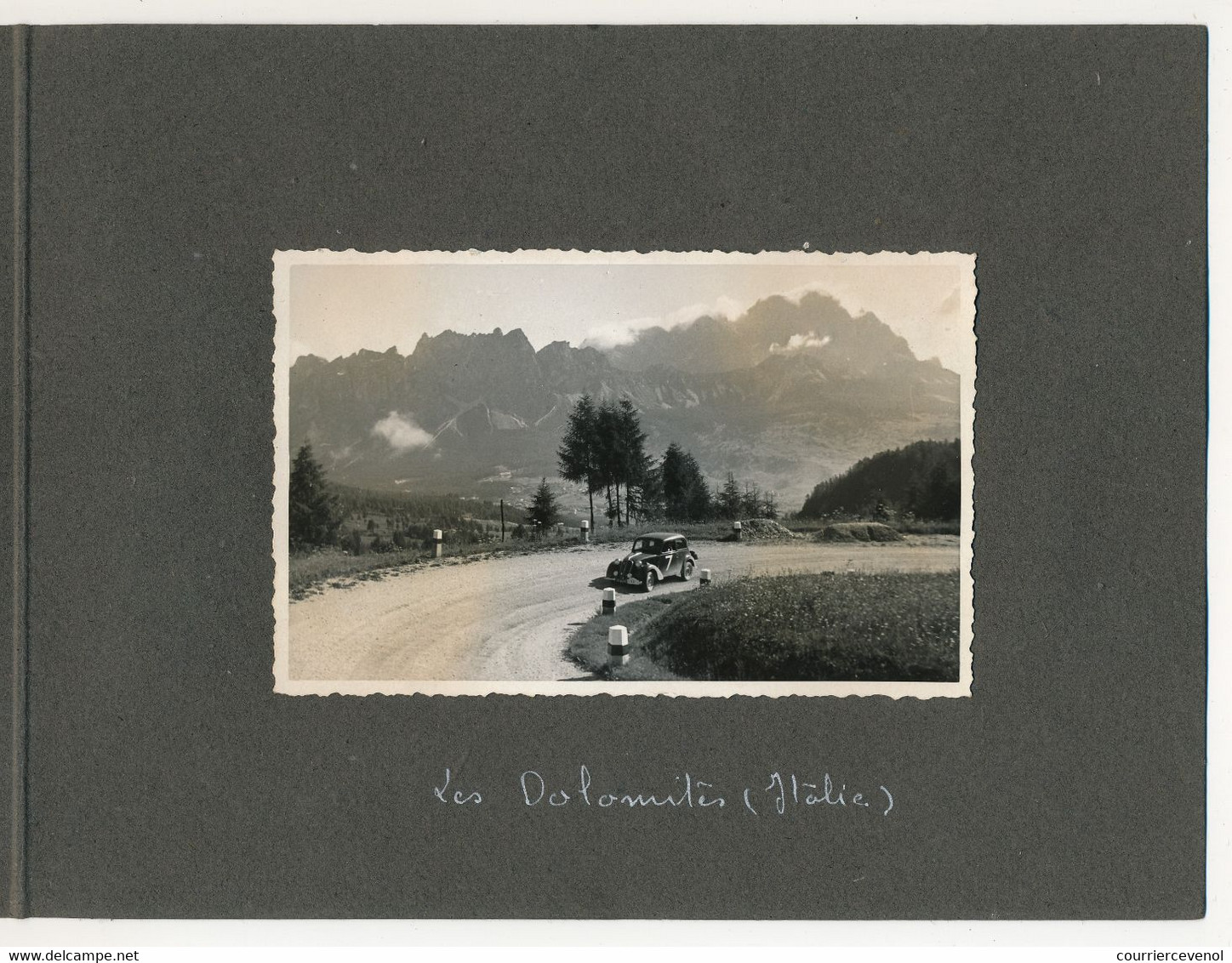 12eme Rallye Des Alpes 1949 - Equipe SEBAN DESCOMS - Dans Les Dolomites (3 Photos) - SIMCA 8 COUPÉ 1949 - Automobile