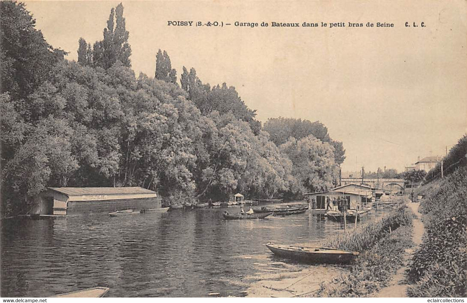 Poissy        78       Garage De Bateaux Dans Le Petit Bras  De Seine       (voir Scan) - Poissy