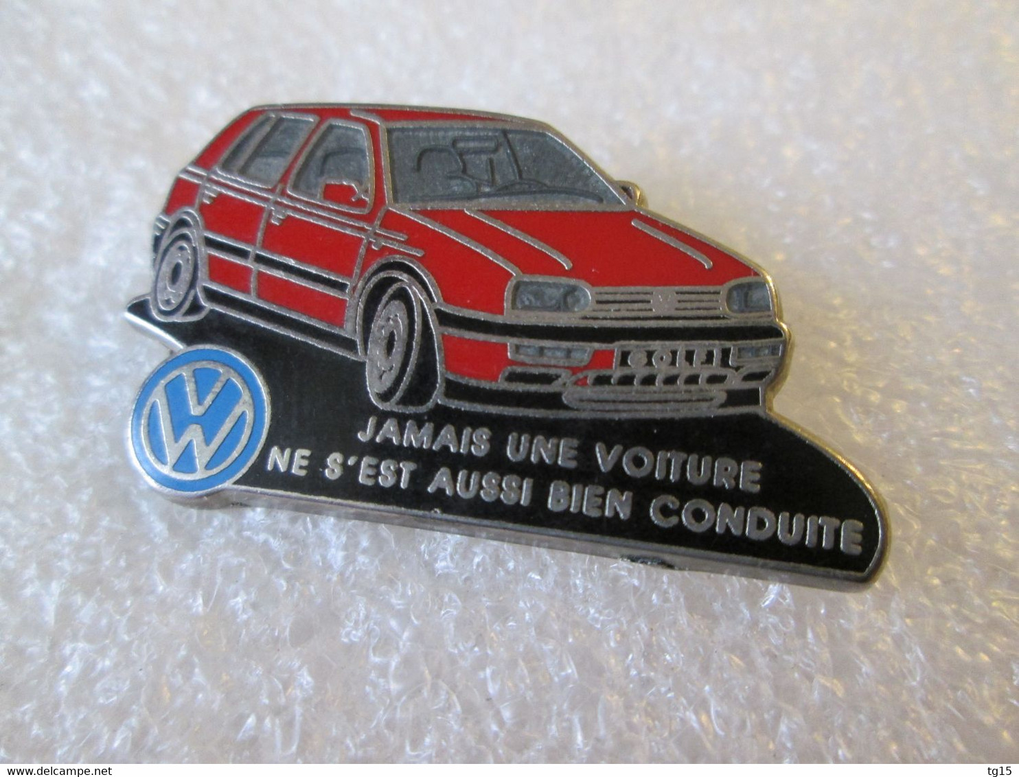 PIN'S  VOLKSWAGEN  GOLF   3  Zamak  DECAT - Volkswagen