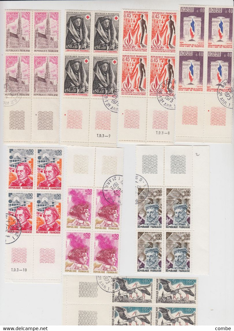 GROS LOT DE TIMBRES NEUFS FRANCE. MAJORITE EN BLOC DE 4, AVEC OBLITERATION 1° JOUR SUR LA BORDURE OU UN TIMBRE. / 2