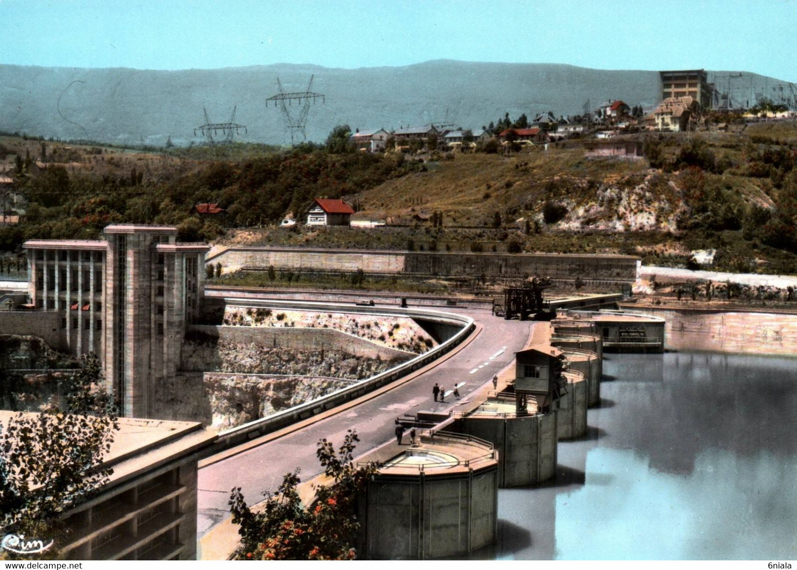 6164 Carte Postale Barrage De GENISSIAT Bâtiment D'Administration  Tour De Prises D'eau   (scan Recto-verso) 01 Ain - Génissiat