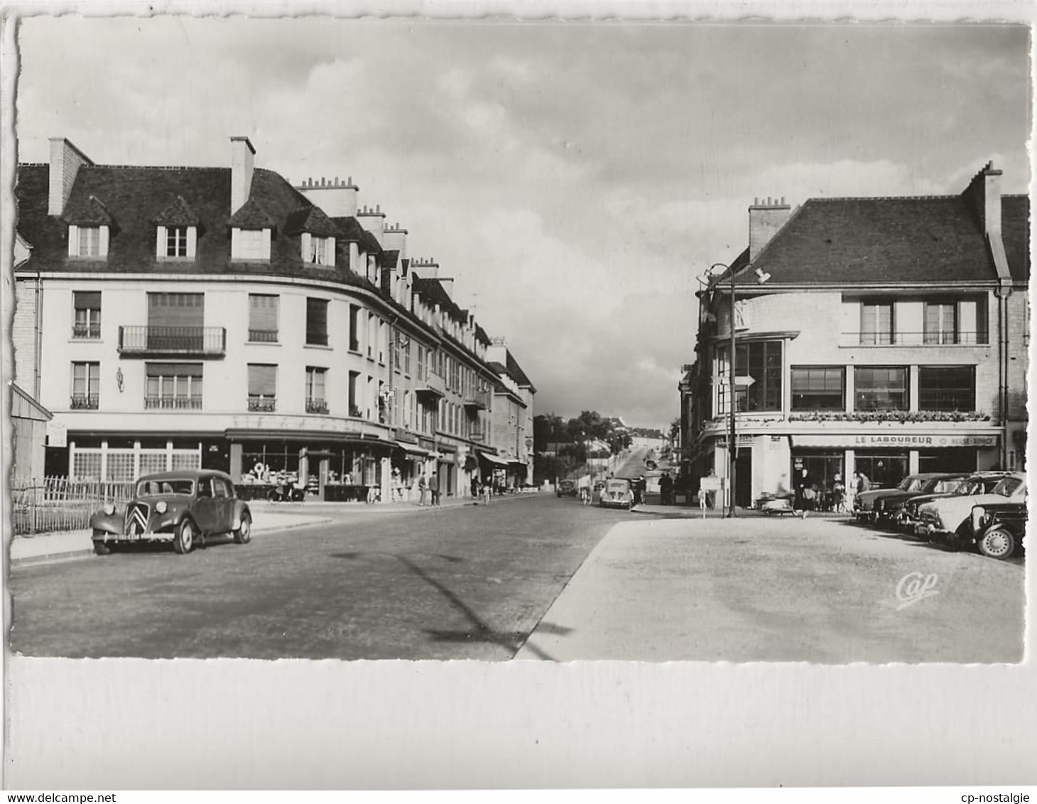 FALAISE LA ROUTE DE CAEN - ANIMATION TRACTION - Falaise