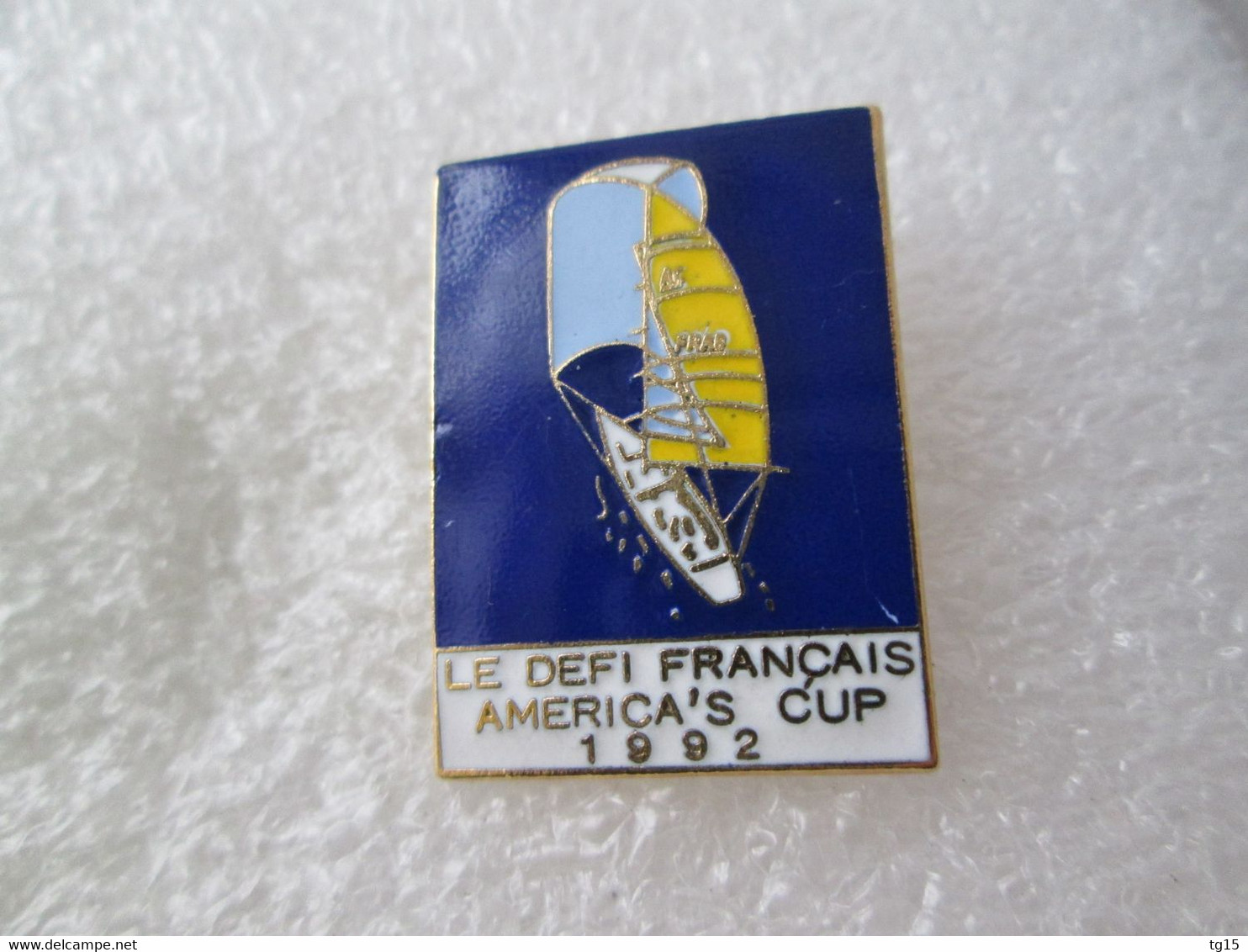 PIN'S   BATEAU     AMERICA'S CUP  1992    Email Grand Feu - Vela