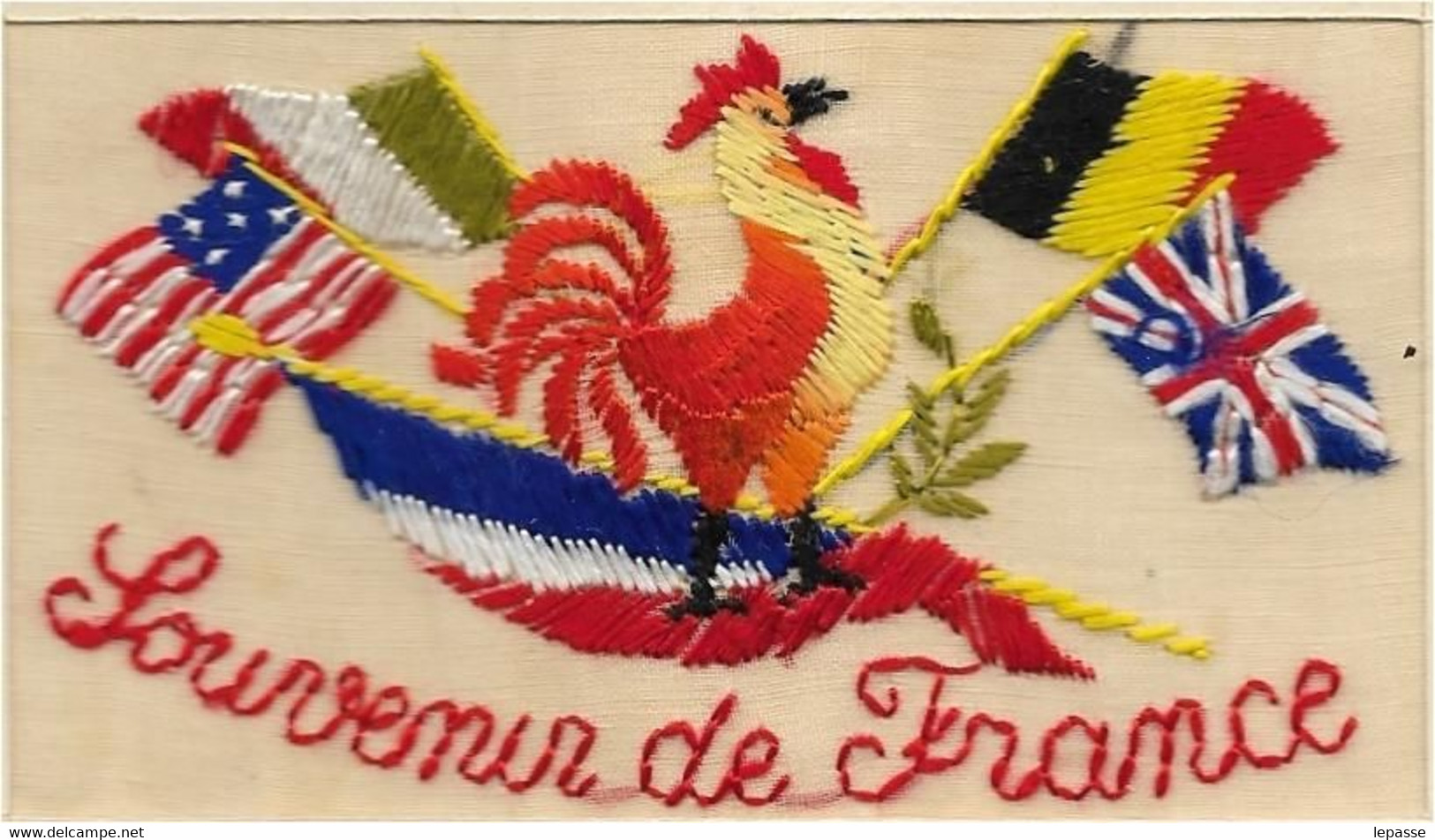 CPA CARTE BRODEE SOIE MILITAIRES DRAPEAUX SOUVENIR DE FRANCE USA BELGIQUE AUSTRALIE ANGLETERRE N028 - Brodées