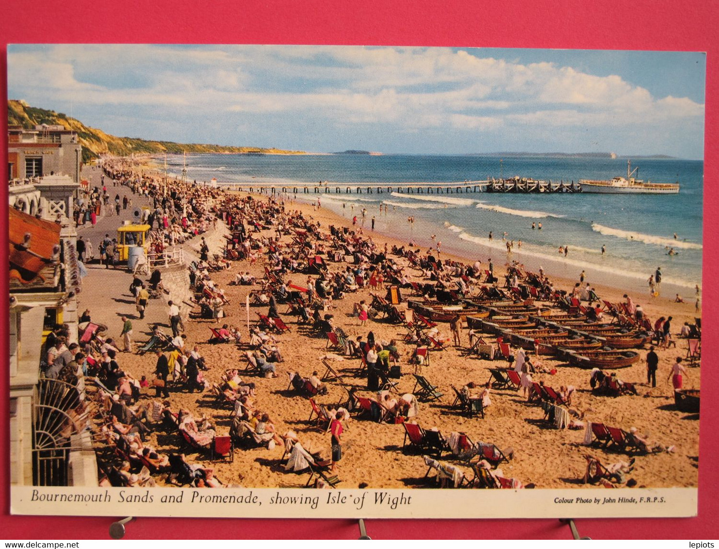 Visuel Très Peu Courant - Angleterre - Dorset - Bournemouth Sands And Promenade Showing Isle Of Wight - R/verso - Bournemouth (depuis 1972)