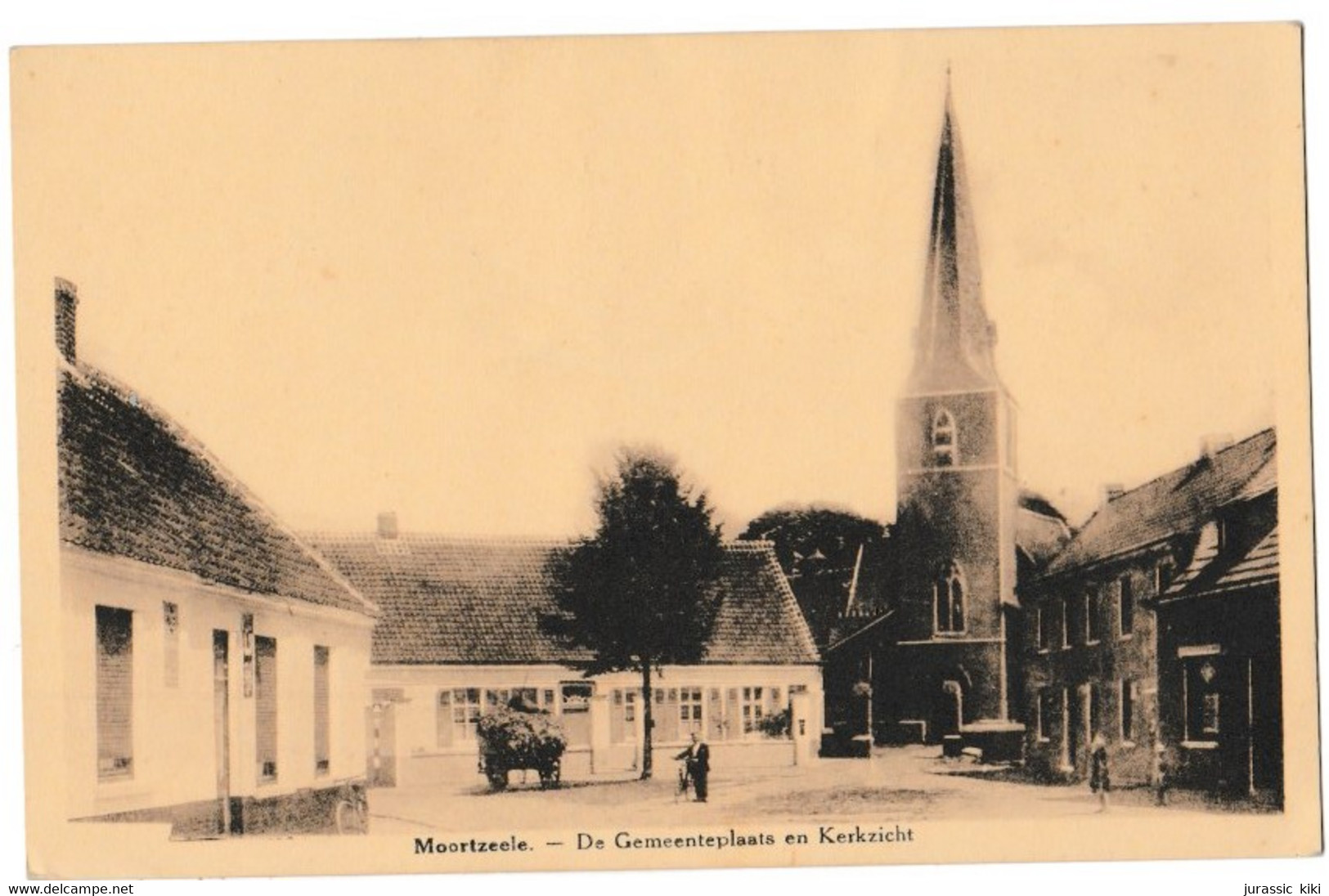 Moortzeele - De Gemeenteplaats En Kerkzicht - Oosterzele