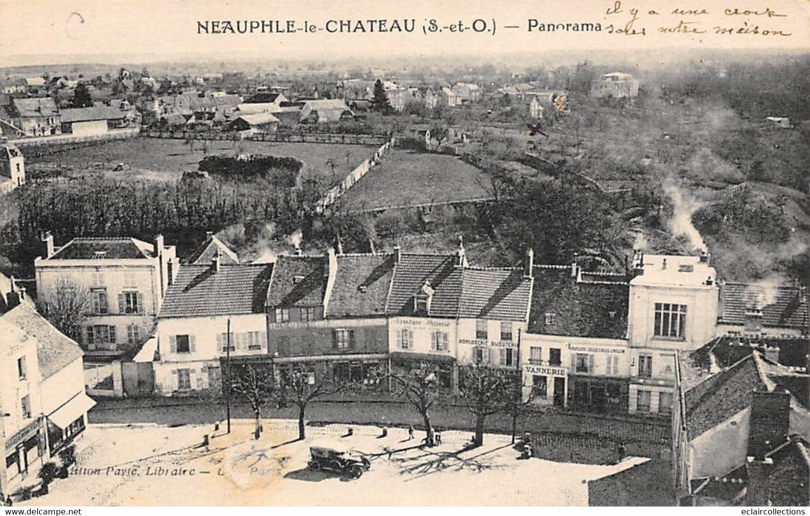 Neauphle Le Château        78     Panorama  Vue Sur La Place. Commerces Dont Vannerie            (voir Scan) - Neauphle Le Chateau