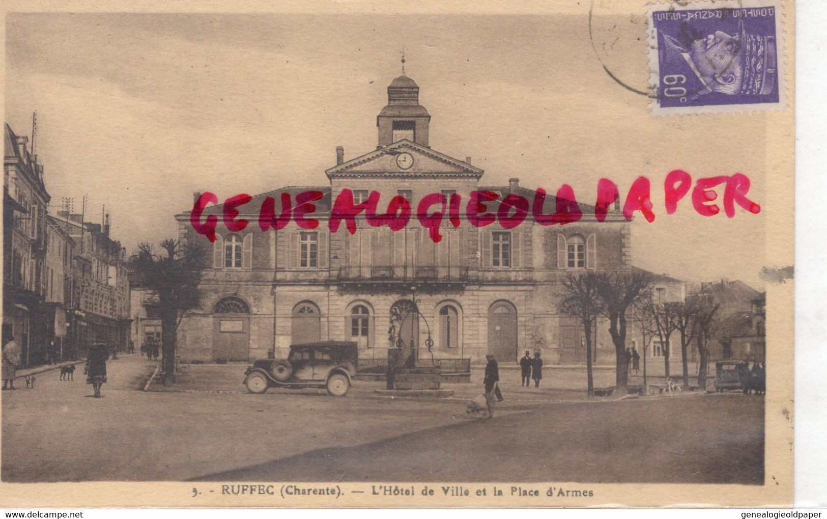 16- RUFFEC - L' HOTEL DE VILLE ET LA PLACE D' ARMES  -CHARENTE - Ruffec