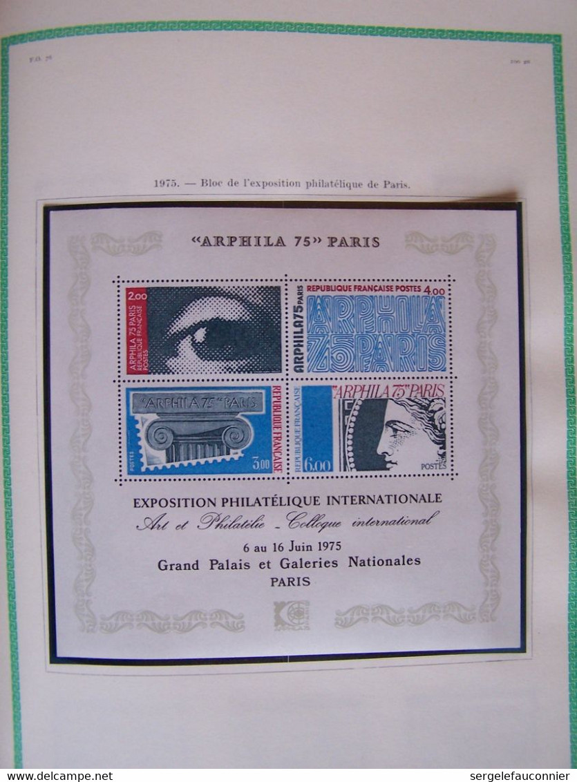 ALBUM FRANCE NEUFS  Yvert et Tellier Gamme Futura pages préimprimées 154 pages de timbres sur la période 1849-1983