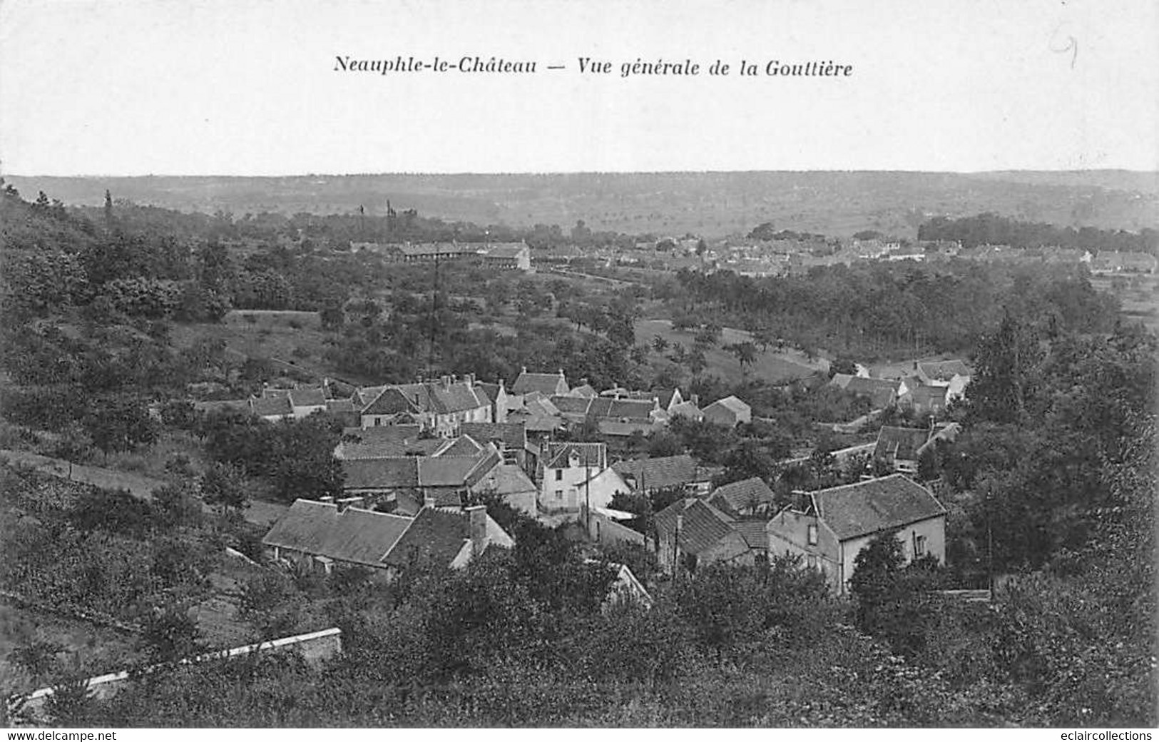 Neauphle Le Château        78        Vue Générale De La Gouttière           (voir Scan) - Neauphle Le Chateau