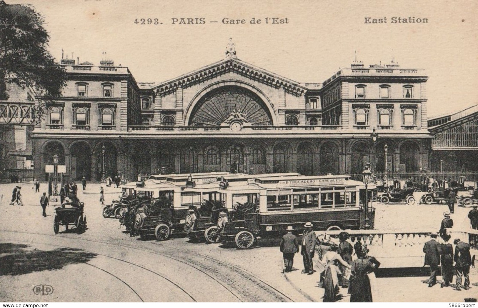 CARTE POSTALE ORIGINALE ANCIENNE : PARIS  AUTOBUS  TAXIS  ET VOITURES DEVANT LA GARE DE L'EST  ANIMEE  PARIS (75) - Estaciones Sin Trenes