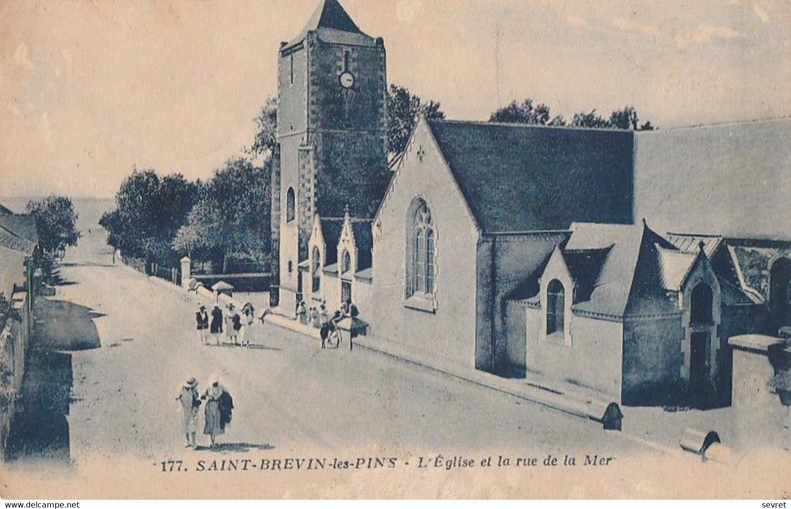 SAINT-BREVIN-les-PINS. - L'Eglise Et La Rue De La Mer - Saint-Brevin-les-Pins