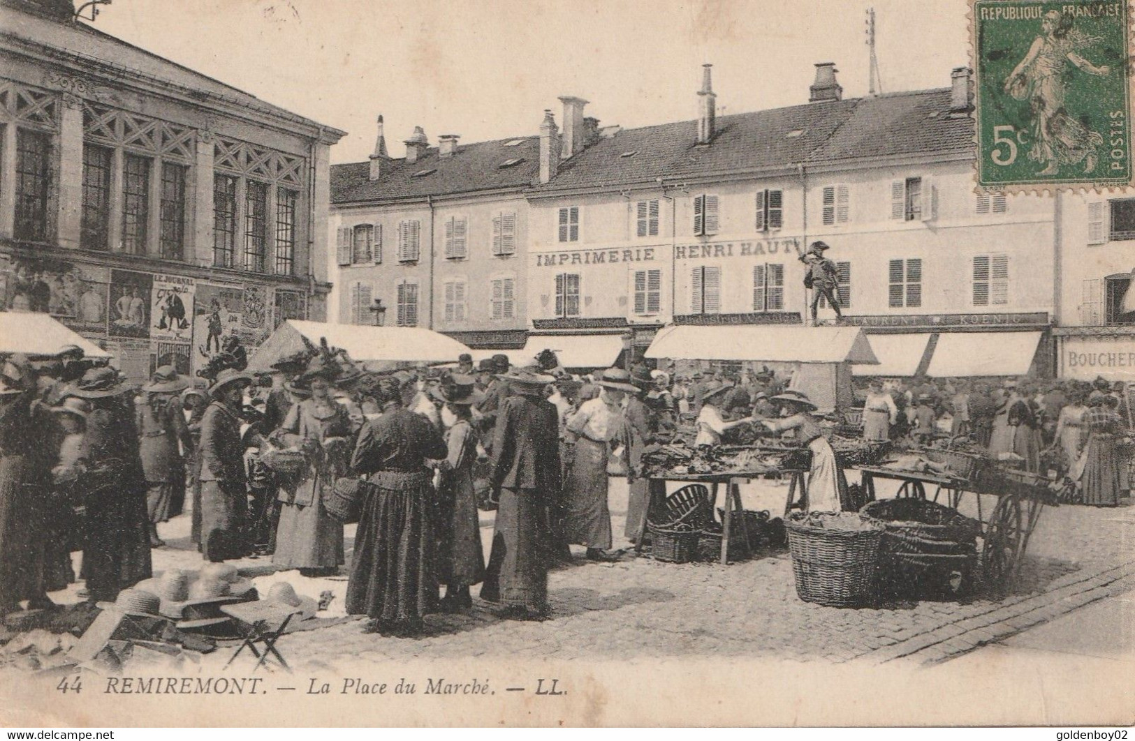 88 Remiremont, La Place Du Marché - Remiremont