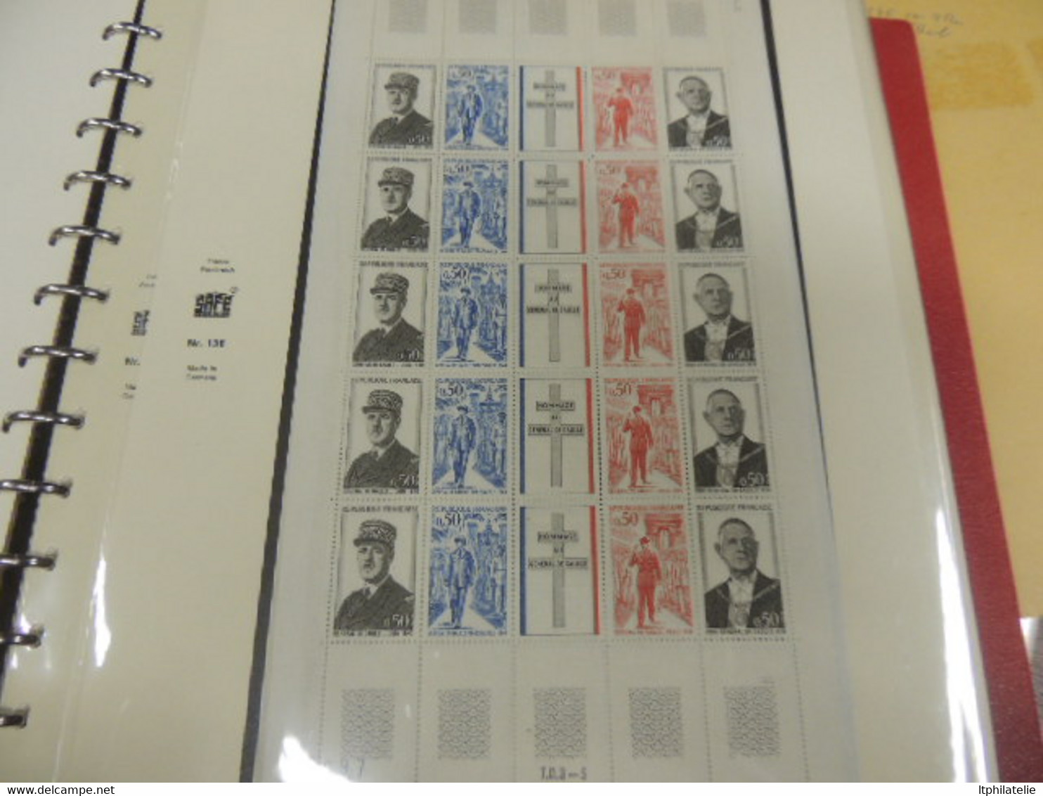 DESTOCK  Belle collection 1960 à 1975 assez complète qq carnets croix rouge SAFE