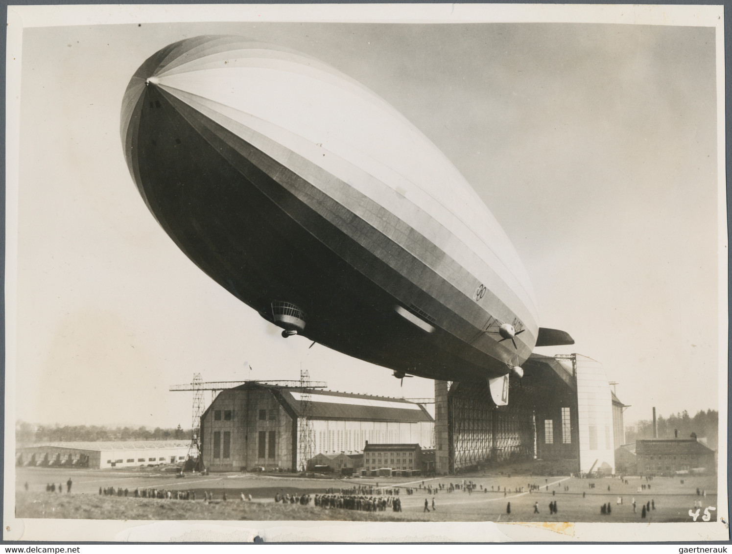 Thematik: Zeppelin / Zeppelin: 1910/1945 (ca): Posten Mit Dutzenden Zeppelin Photos, Dazu Einige Pos - Zeppelins