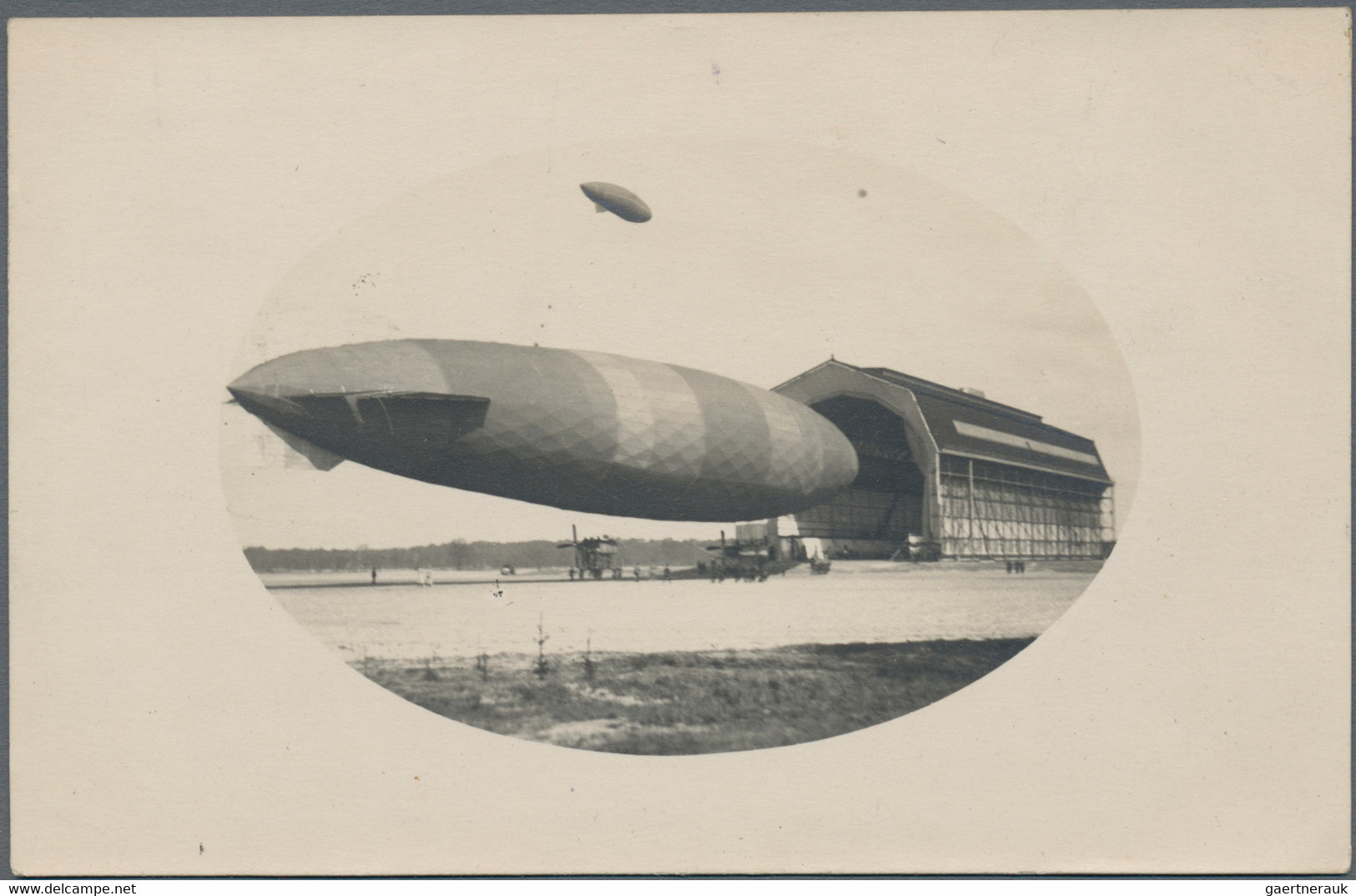 Thematik: Zeppelin / zeppelin: 1910/1945 (ca): Posten mit dutzenden Zeppelin Photos, dazu einige Pos