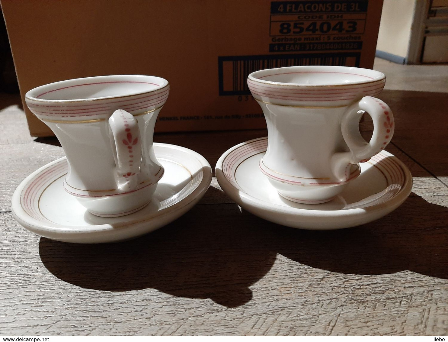 Ancien Lot 2  Tasses Anciennes  Brulot Bistrot Tasse  Porcelaine De Paris - Tassen