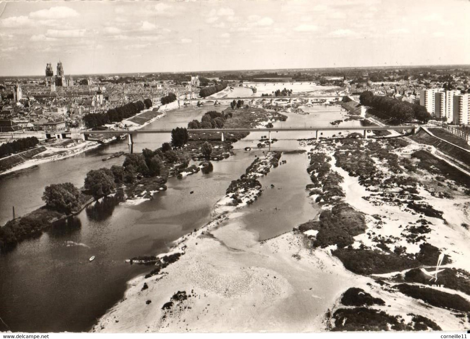 45 - ORLÉANS - LES PONTS ET VUE SUR LA CATHÉDRALE - Orleans