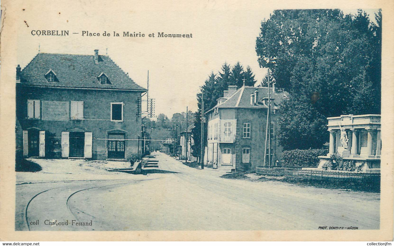 CPA FRANCE 38 " Corbelin, Place De La Mairie Et Monument Aux Morts" - Corbelin