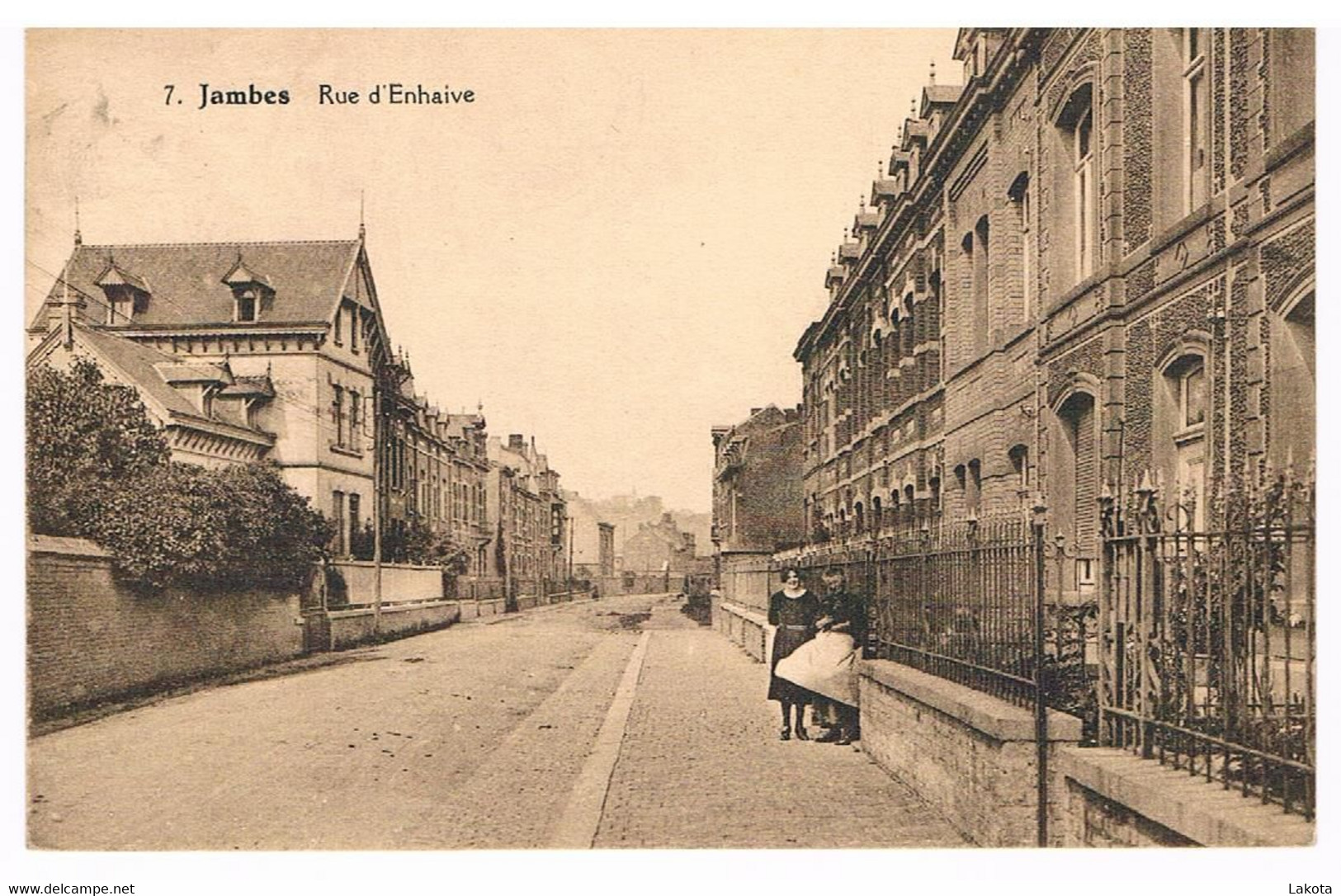 CPA - NAMUR  Jambes - Rue D'Enhaive - Dames Sur Le Seuil - Namur