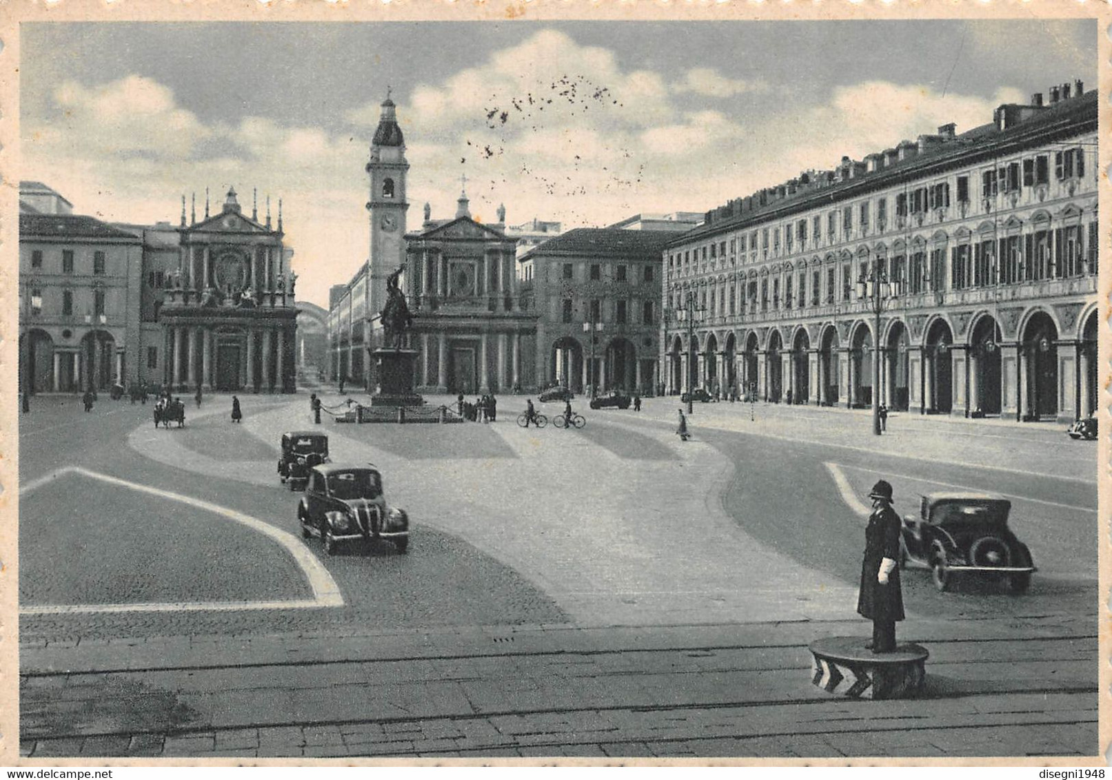 09400 "TORINO  PIAZZA S. CARLO - VIGILE URBANO ED AUTO ANNI '30" CART. ILL. ORIG. SPED. 1940 - Places & Squares