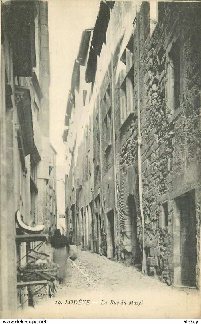 34 LODEVE. La Rue Du Mazel - Lodeve