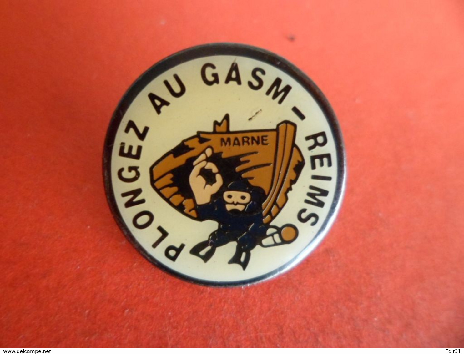 Pins Sport Plongée Au GASM  REIMS - Plongeur épave - Signé GG Création - Plongée