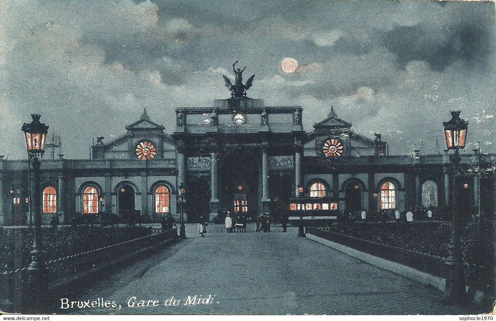 02 - 2021 - BELGIQUE - BRUXELLES - GARES - Gare Du Midi La Nuit - Transport Urbain En Surface