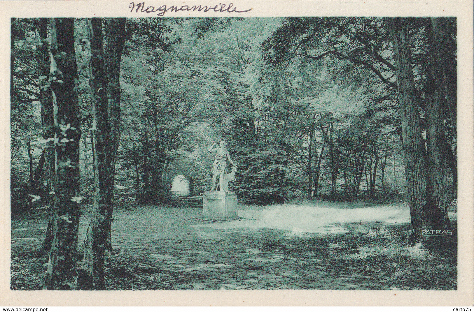 Magnanville 78 - Sanatorium Association Léopold Bellan - Rond Point - Statue Diane Chasseresse - Magnanville