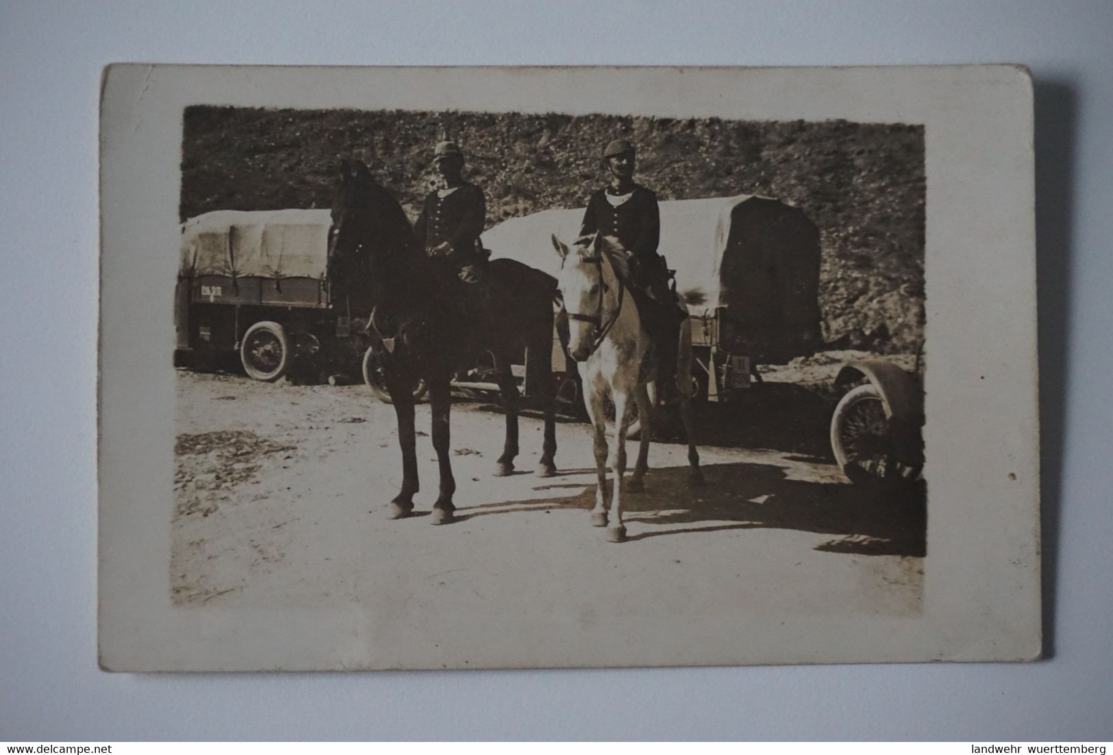 #606 AK: Feldpost Dragoner-Regiment Nr. 4 / Serbien / Foto-AK / Gen. Ryahovica / Oraovica Militärpolizei Ringkragen - Guerre 1914-18